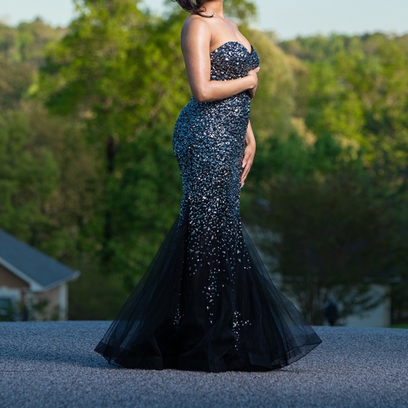 Black event dress - Picture 4 of 4